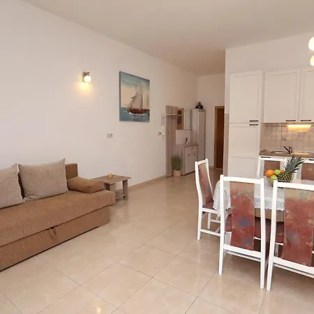 Apartament Kuzmanic *