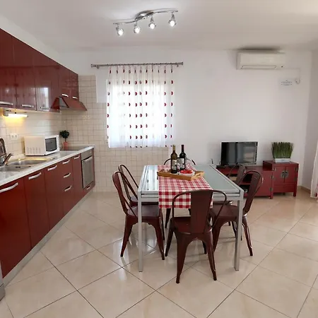 Apartment Kuzmanic *